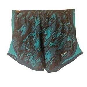 NIKE Girls size small shorts  (inventory #80)